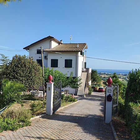 Casa Meris San Costanzo 외부 사진
