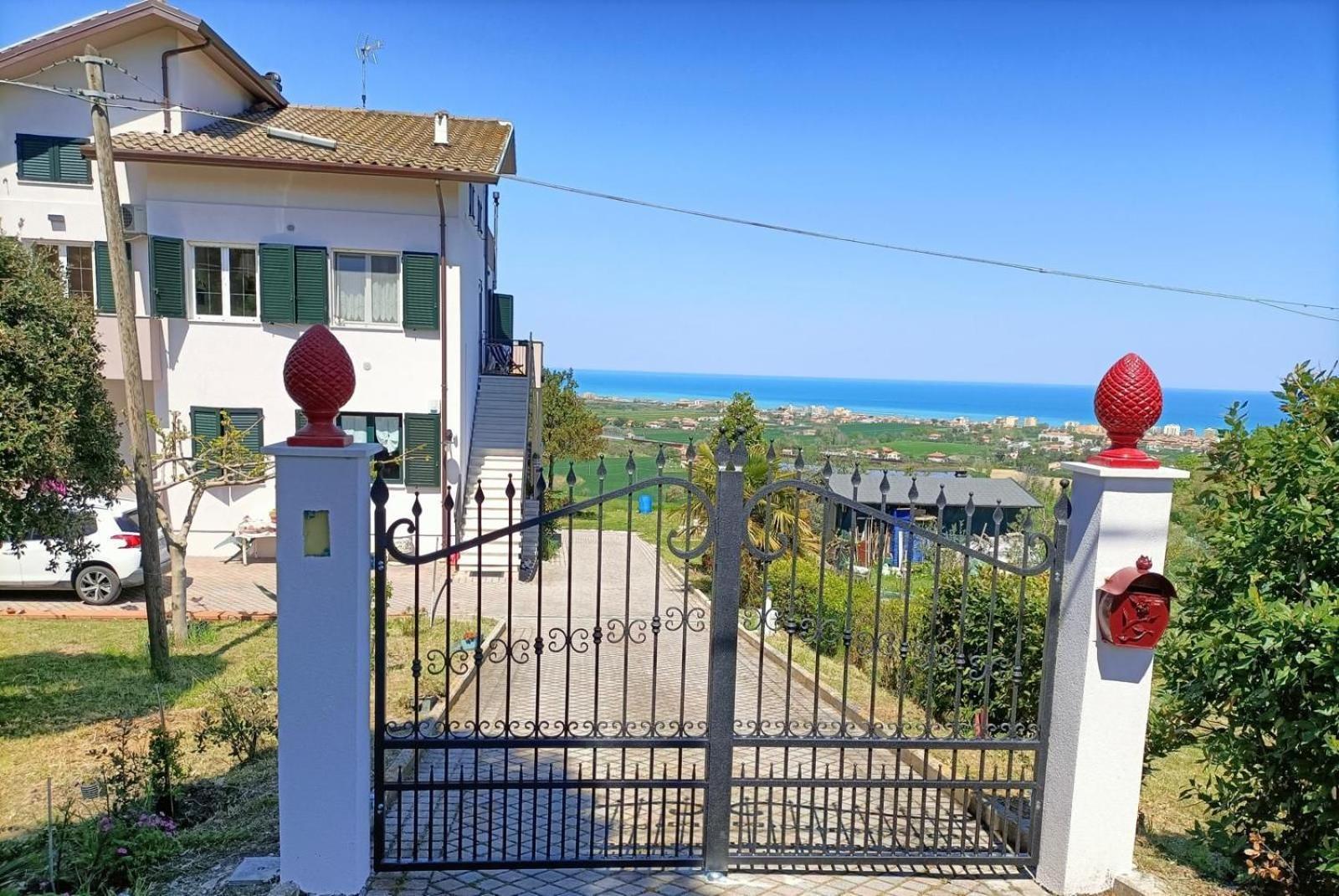 Casa Meris San Costanzo 외부 사진